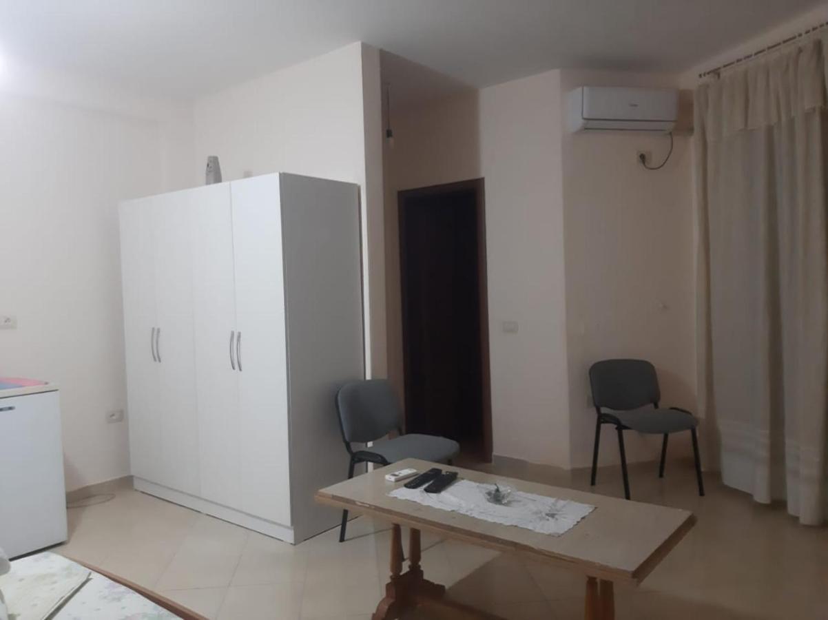 Grazioso Apartamento Arredato A Due Passi Dal Lungomare Vlorë Exterior foto